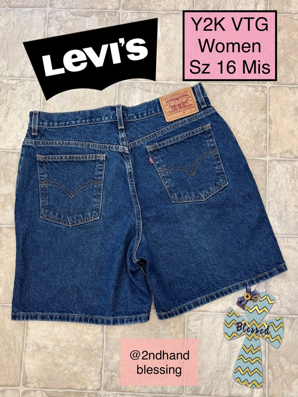 2001 Y2K Levi's Dark Wash High Rise Denim Mom Shorts, Sz 16 7 in. 100% Cotton